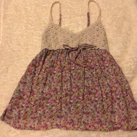 Cute tank top - Picture 1 of 1